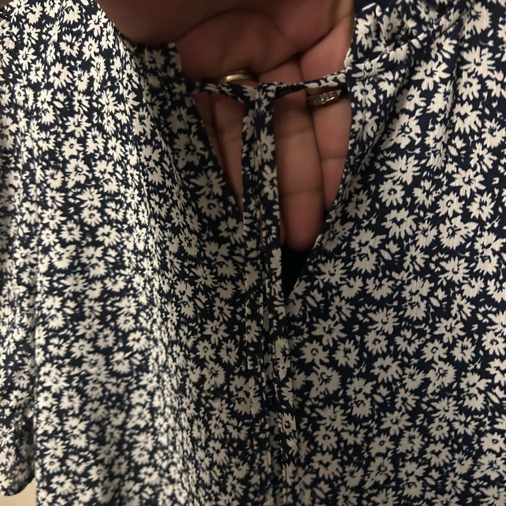 J Crew Factory Floral Navy and White short sleeve top - Picture 5 of 10